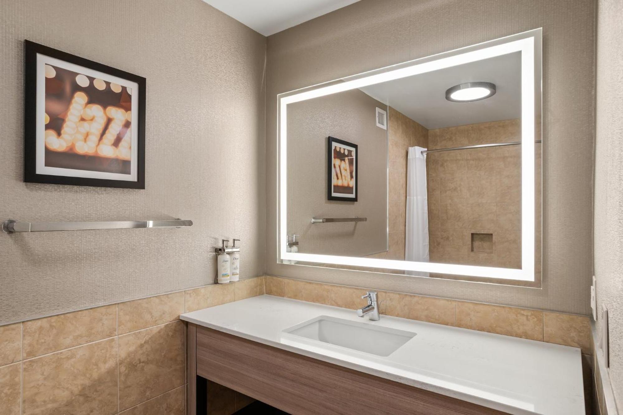 Holiday Inn Baton Rouge College Drive I-10 By Ihg Eksteriør bilde